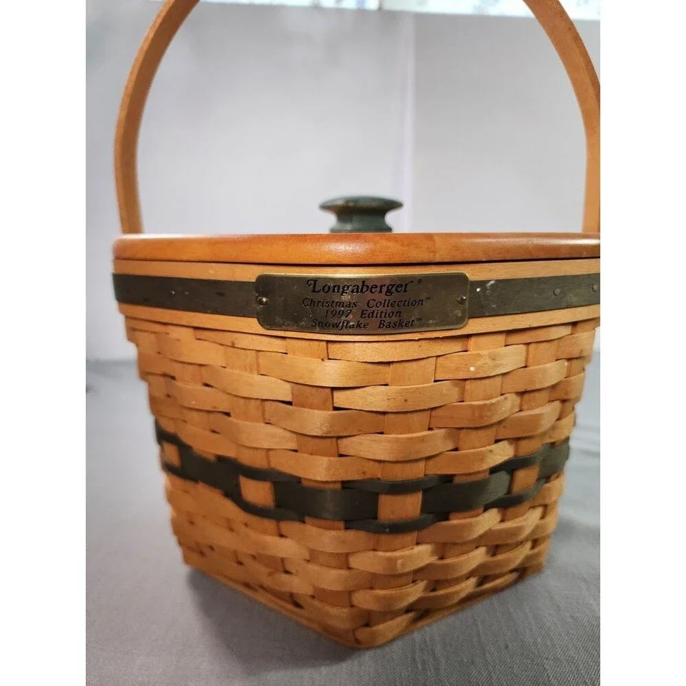 Longaberger 1997 Christmas Green Snowflake Basket with  Wood Lid and Protector